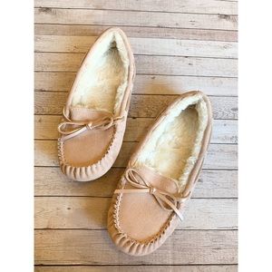 women’s moccasins
